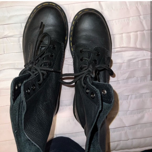 Doc Marten black boots great condition - Picture 2 of 4